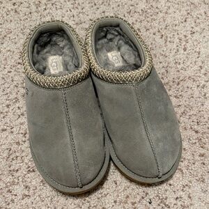 EUC UGG Tasmin Green Slippers (Size 8, Worn Inside Only)